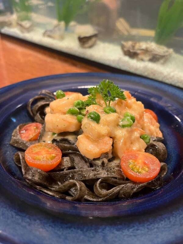 Linguine negro con gambas